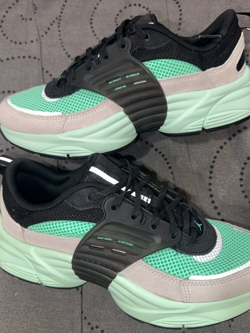 NIKE JORDAN TRUNNER O/S BLACK GREEN MINT GLOW GRAY SHOES SIZE 6Y NEW NO BOX $